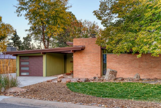 5450 South Mohawk Road | Kimber Dempsey - The Retro Realtor